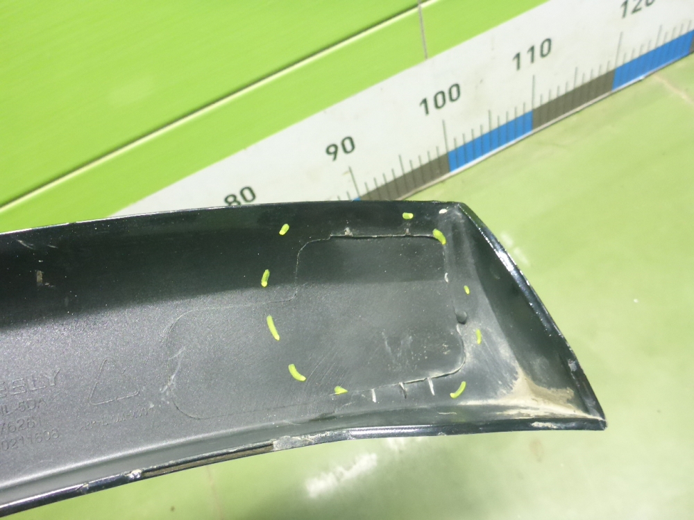 Накладка заднего крыла левого