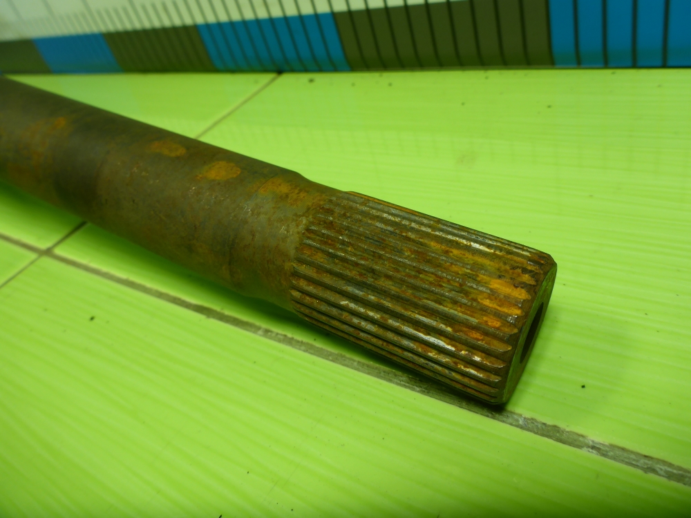 Полуось задняя правая