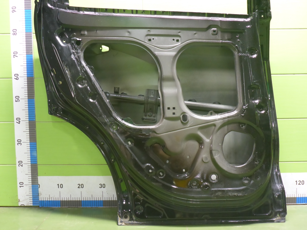 Дверь задняя левая