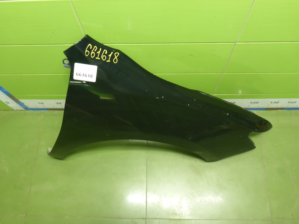 Крыло переднее правое