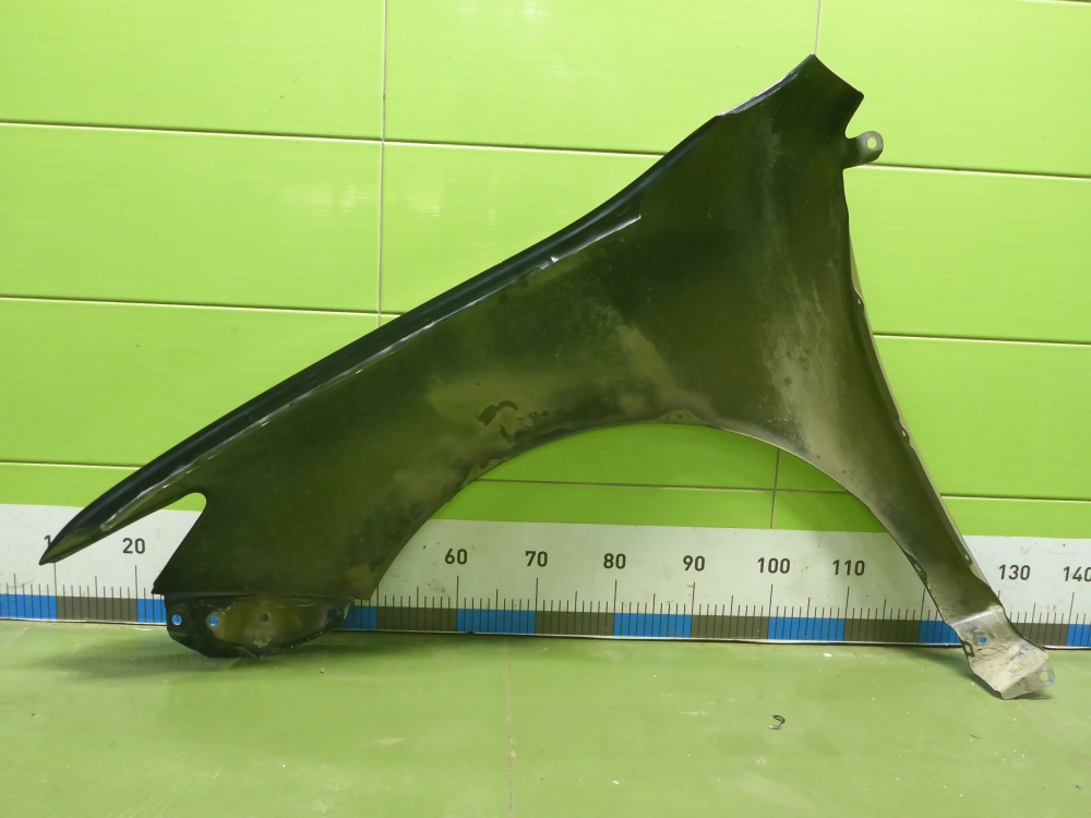 Крыло переднее правое