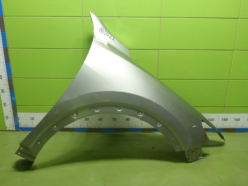 Крыло переднее правое