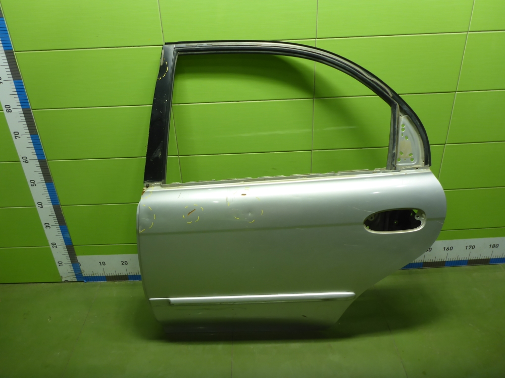 Дверь задняя левая