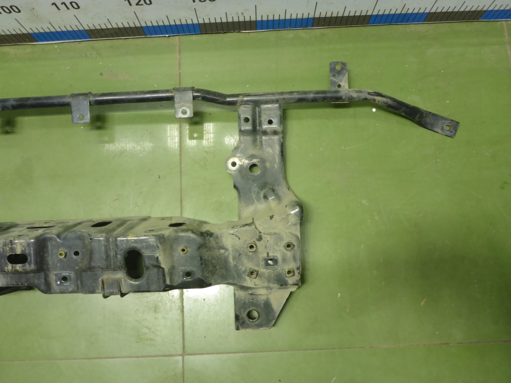 Кронштейн переднего бампера