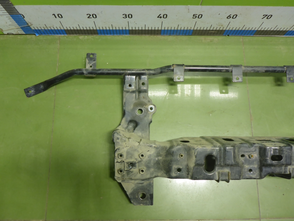 Кронштейн переднего бампера