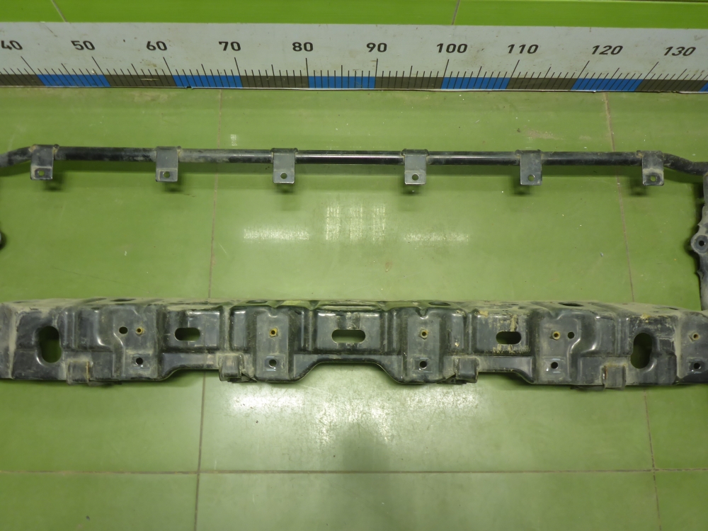 Кронштейн переднего бампера