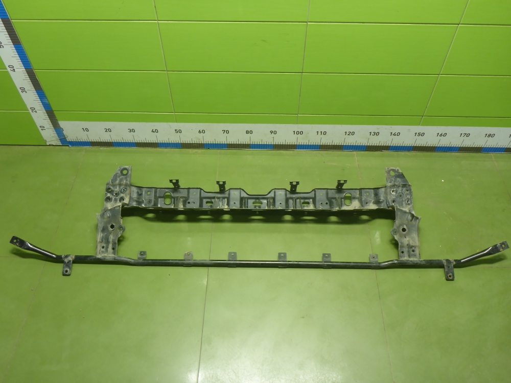 Кронштейн переднего бампера