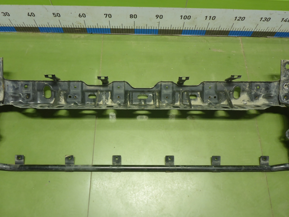Кронштейн переднего бампера
