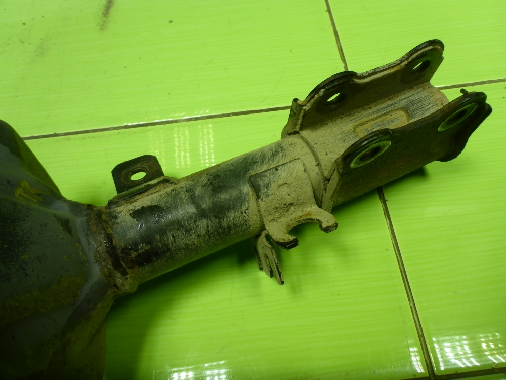 Амортизатор передний правый