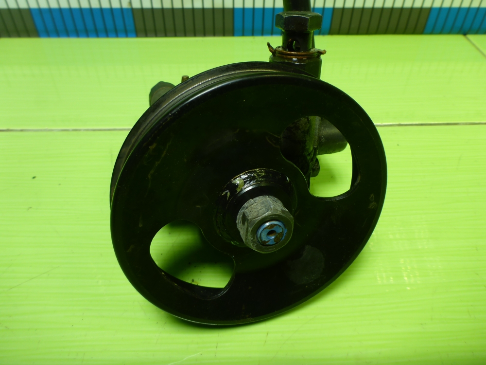 Насос ГУР (гидроусилитель руля)