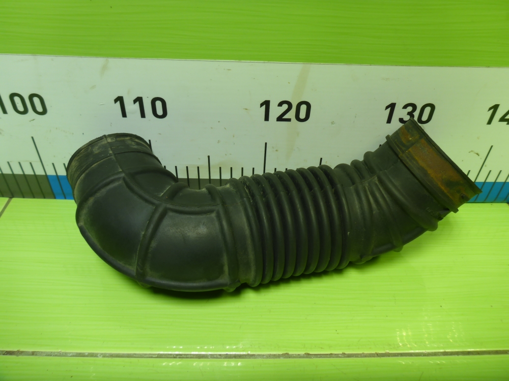 Патрубок воздушного фильтра