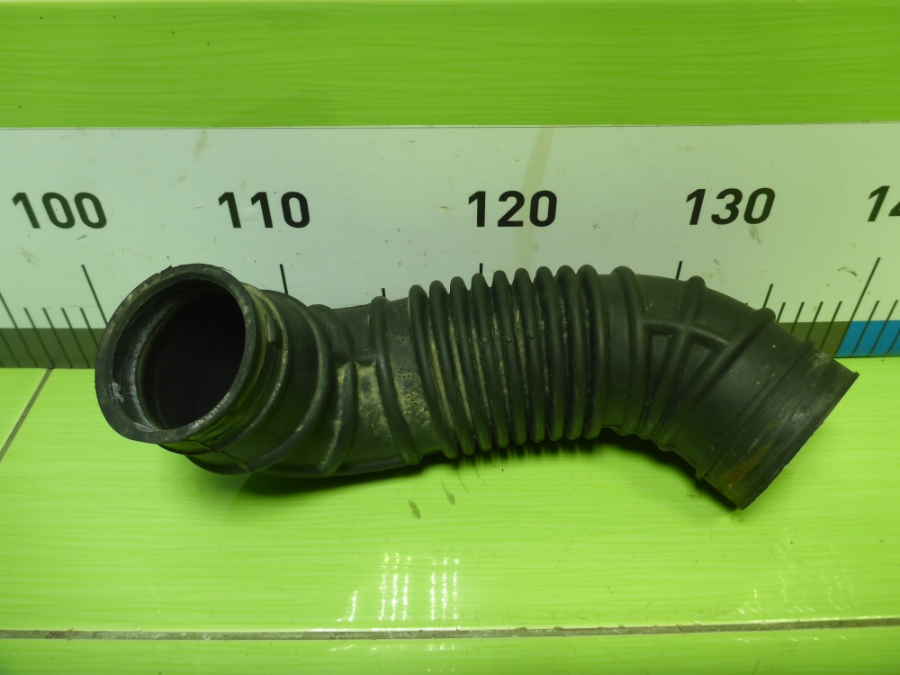 Патрубок воздушного фильтра