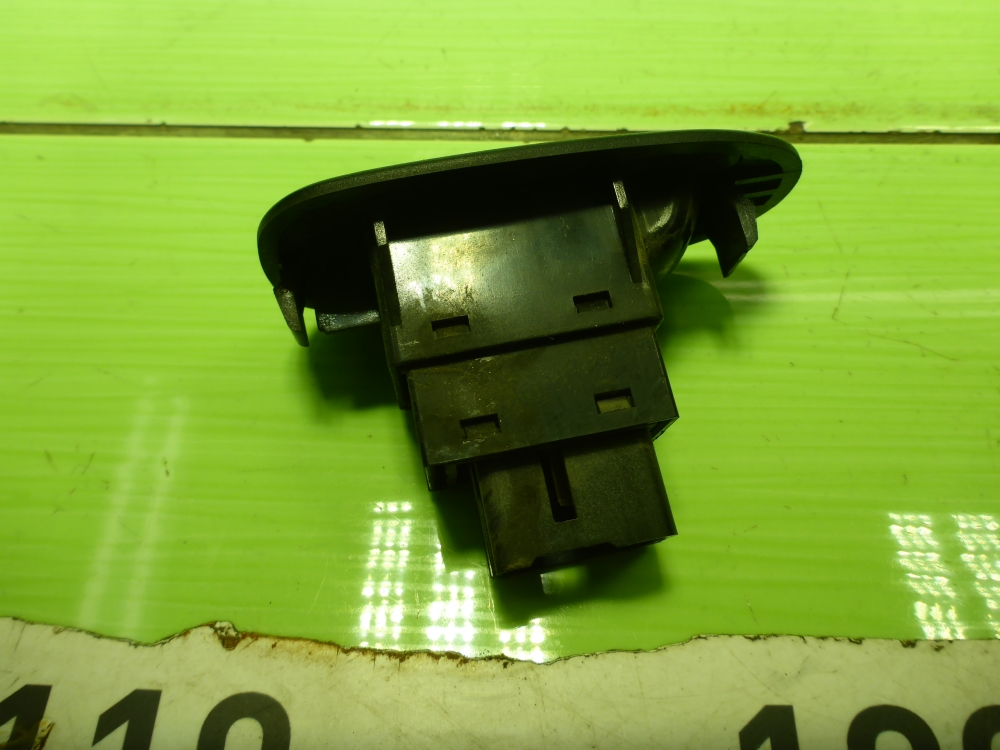 Кнопка стеклоподъемника