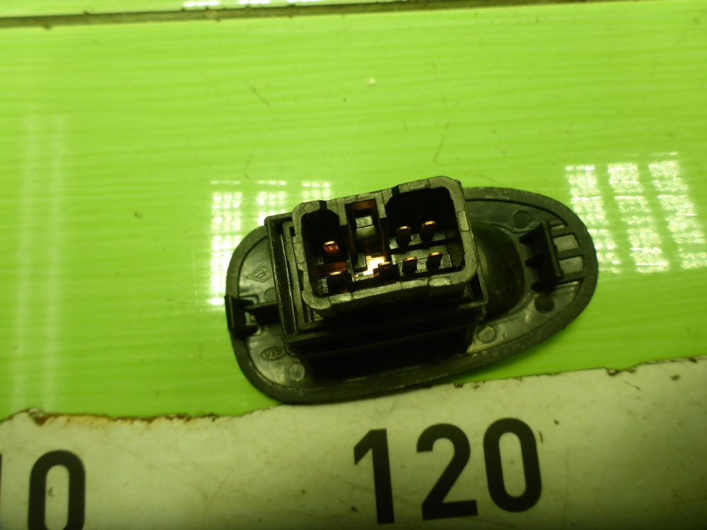 Кнопка стеклоподъемника