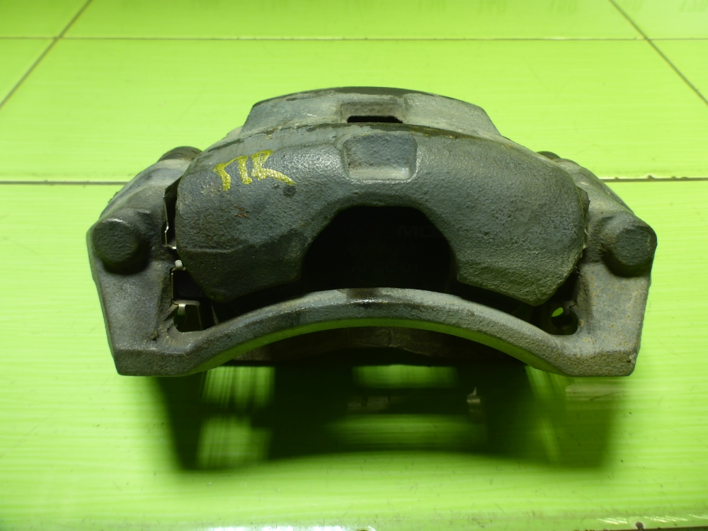 Суппорт передний правый