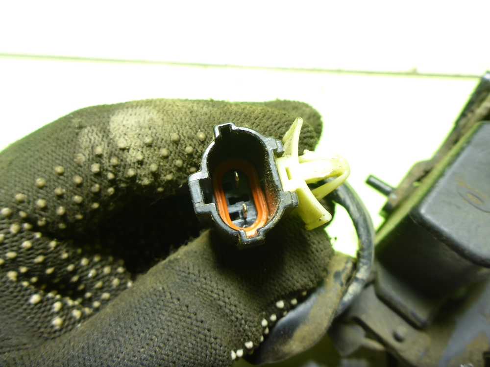 Замок двери задней левой