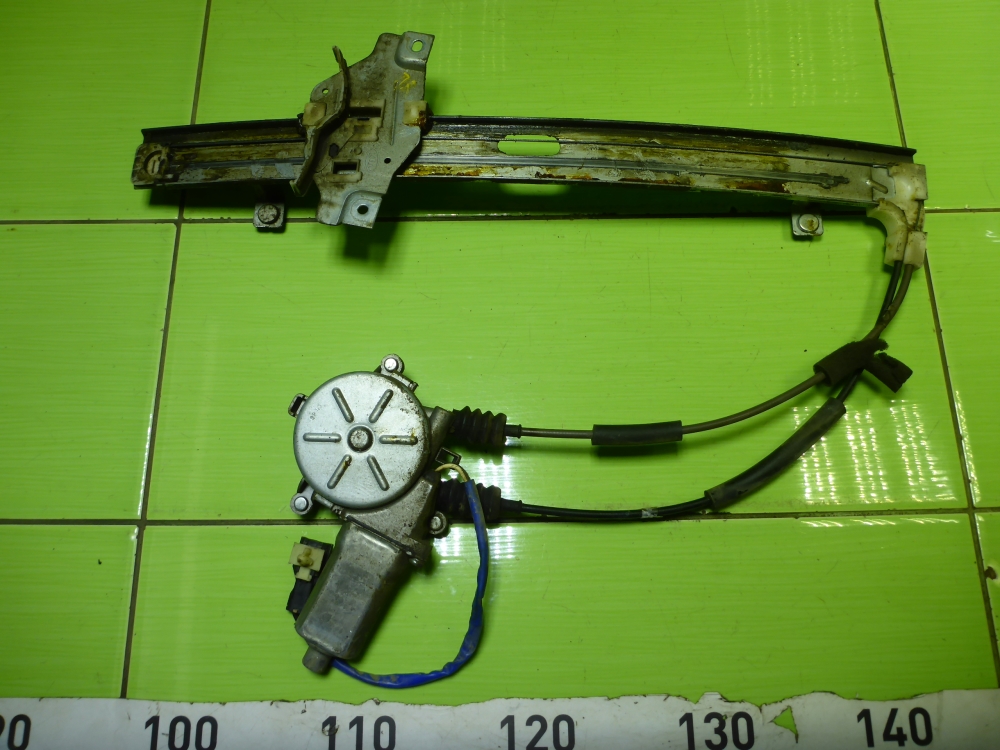 Стеклоподъемник электр. передний правый