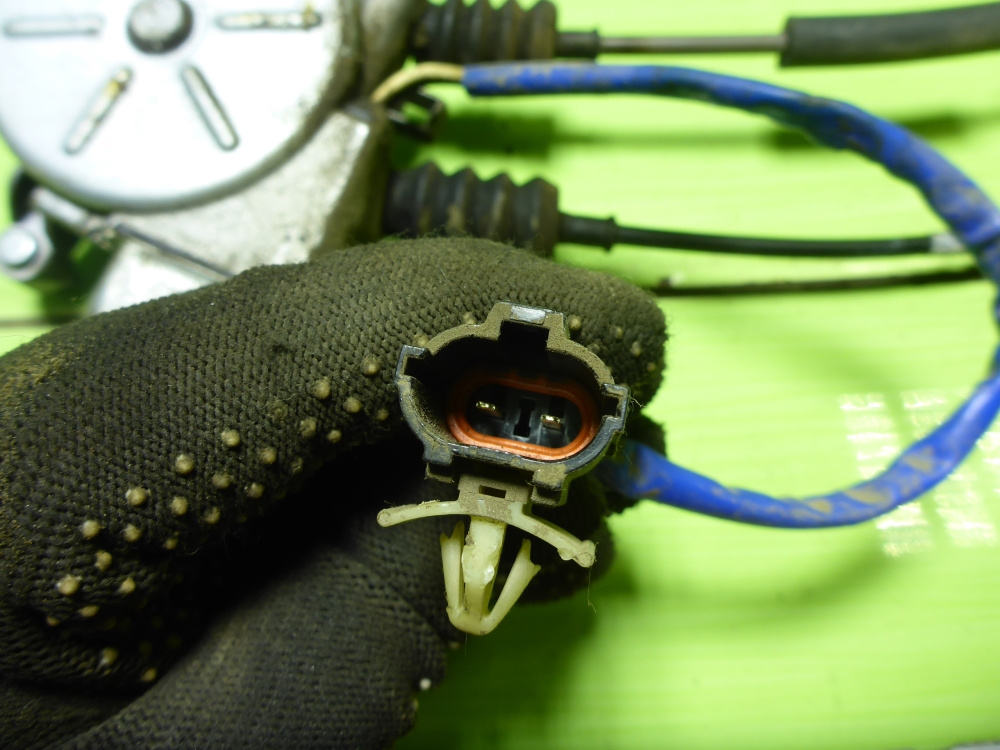 Стеклоподъемник электр. передний правый