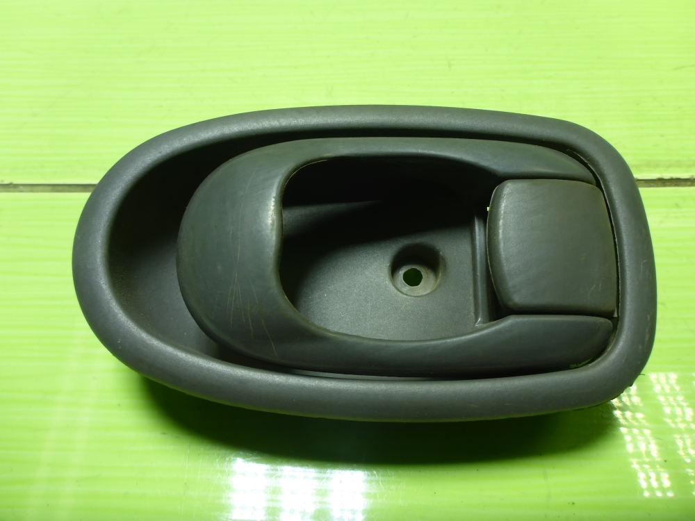 Ручка двери задней внутренняя левая