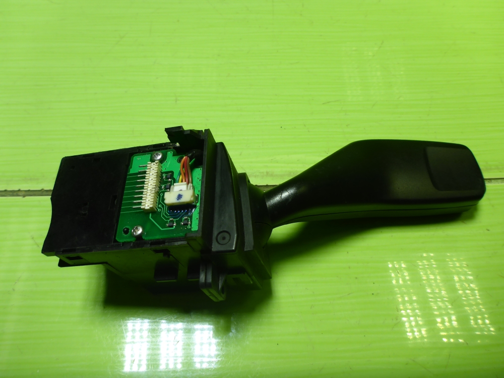 Переключатель поворотов подрулевой