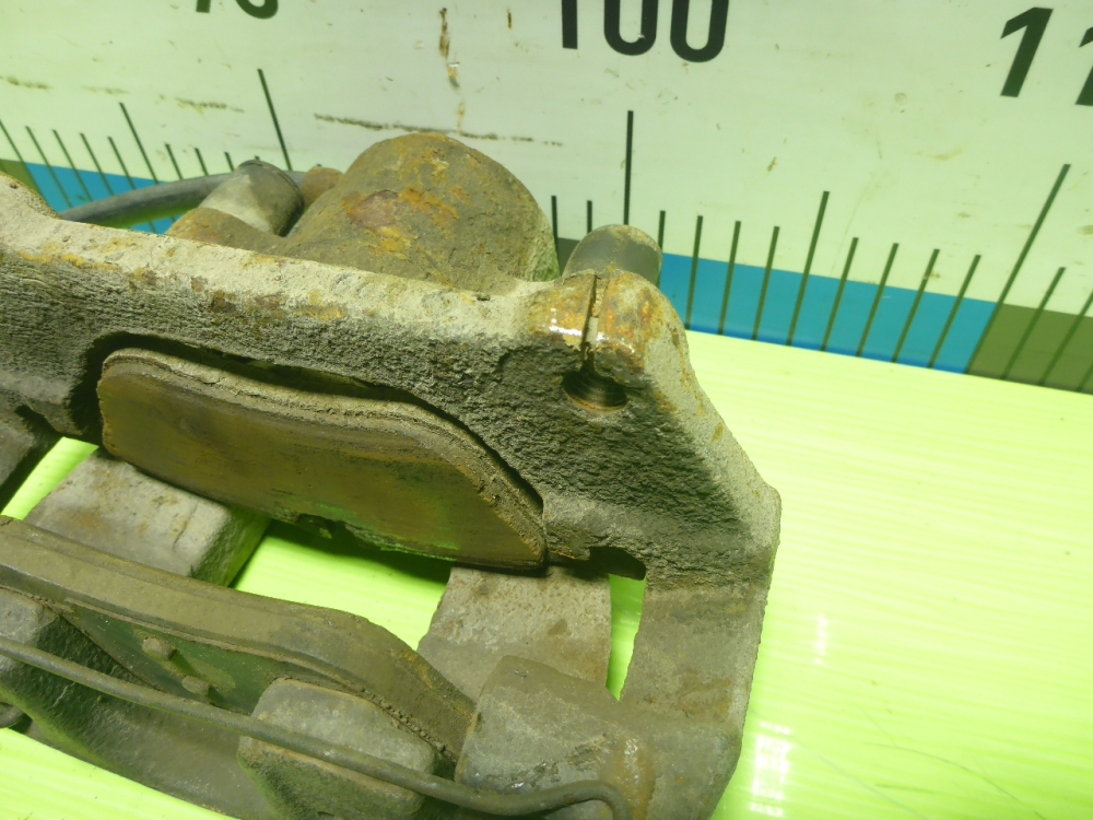 Суппорт передний левый