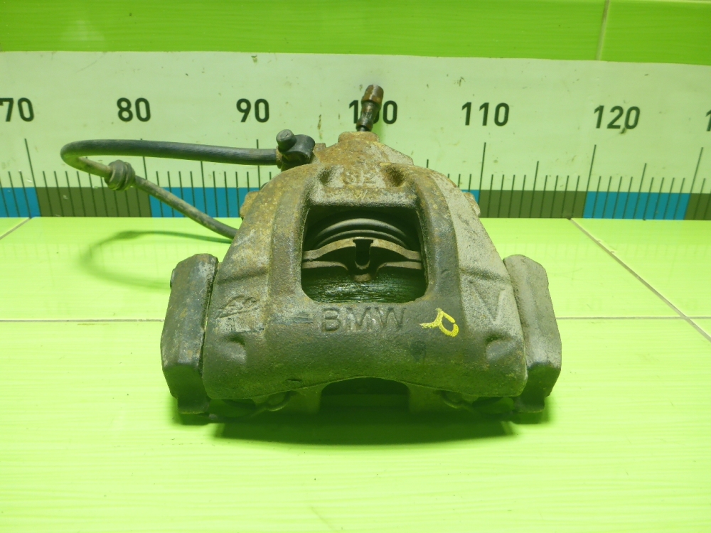 Суппорт передний правый