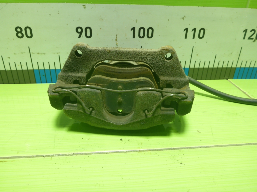 Суппорт передний правый