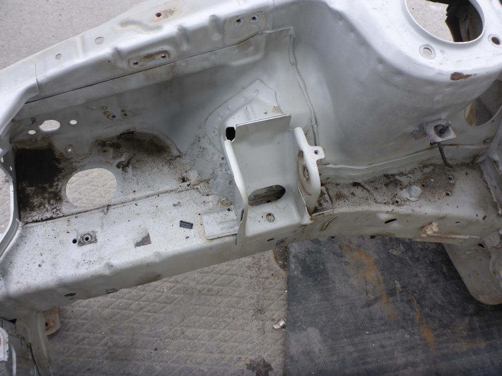 Лонжерон передний правый