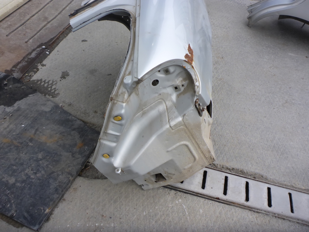 Крыло заднее правое