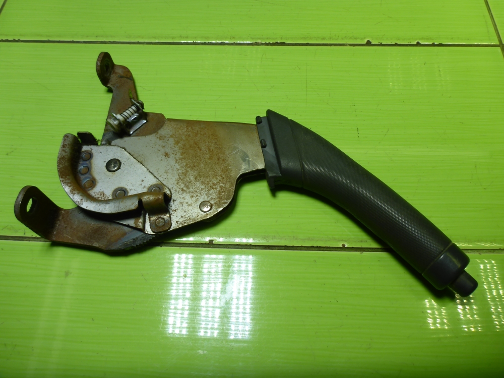 Рычаг стояночного тормоза