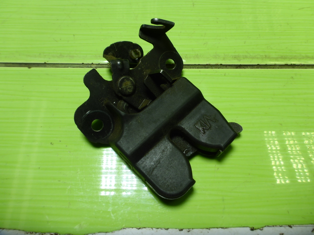 Замок багажника