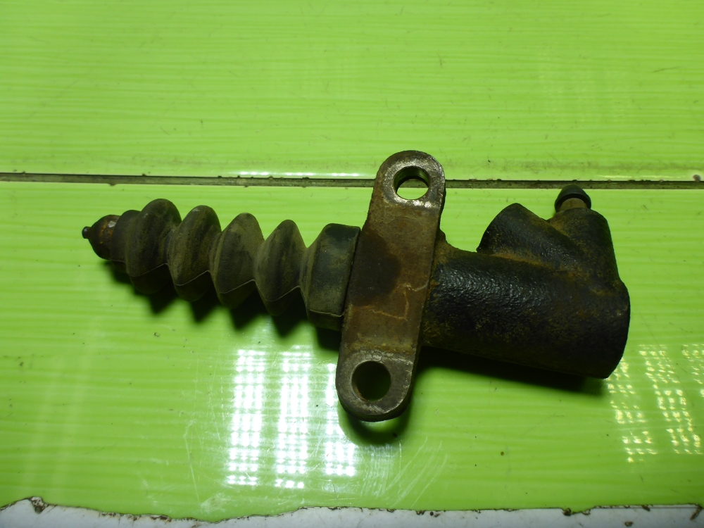 Цилиндр сцепления рабочий