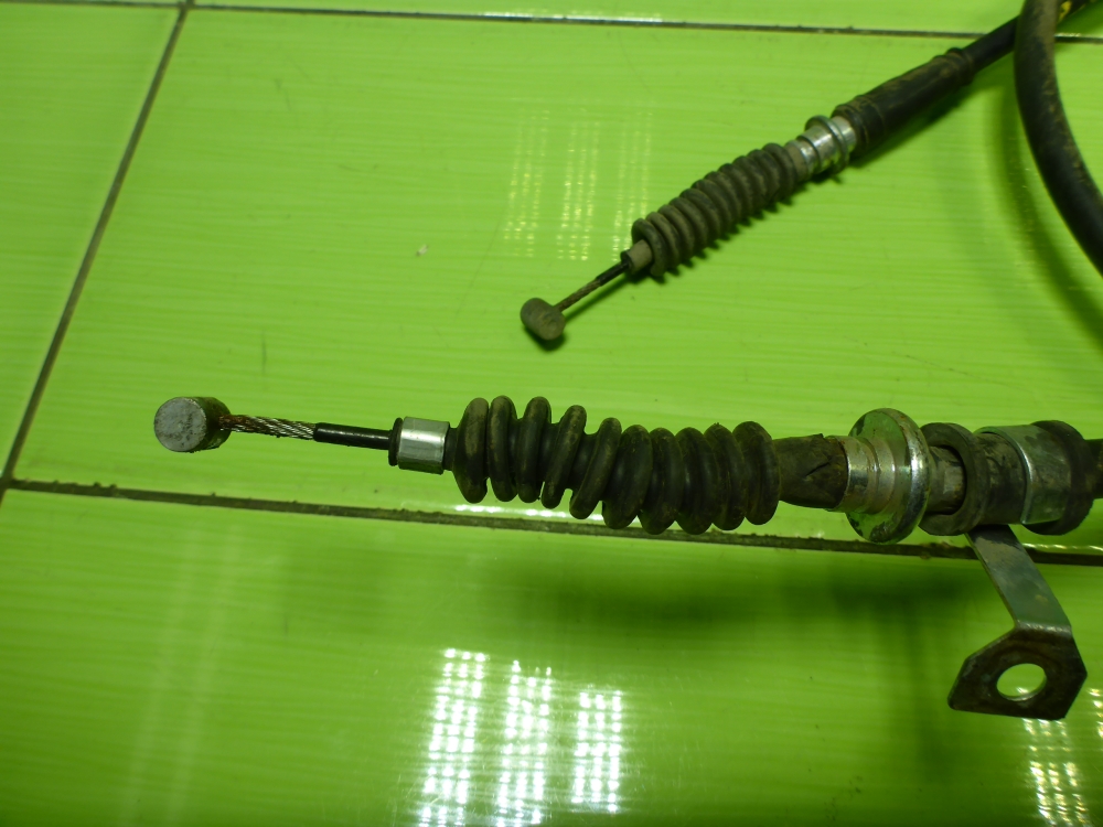 Трос стояночного тормоза