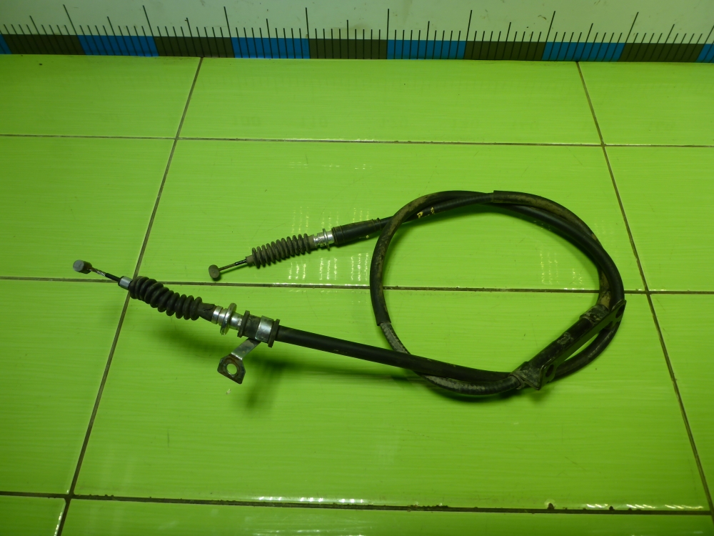 Трос стояночного тормоза