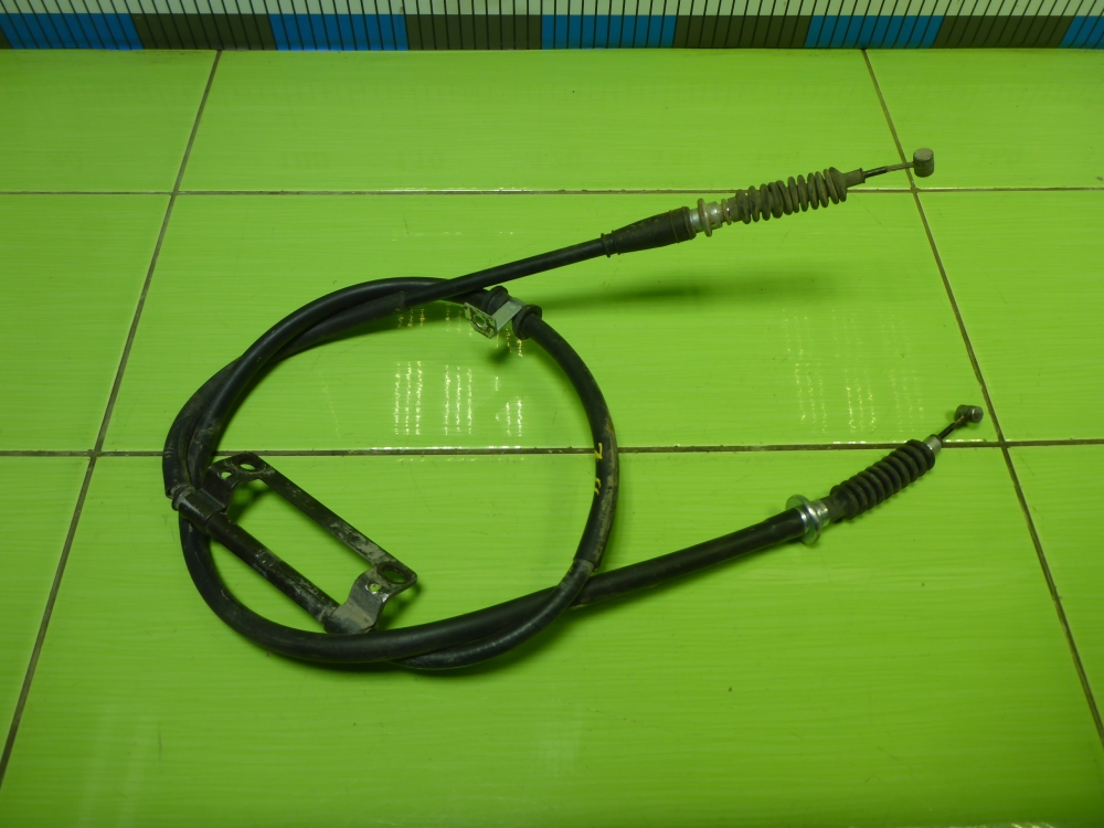 Трос стояночного тормоза