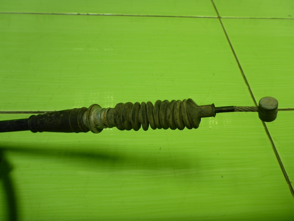 Трос стояночного тормоза