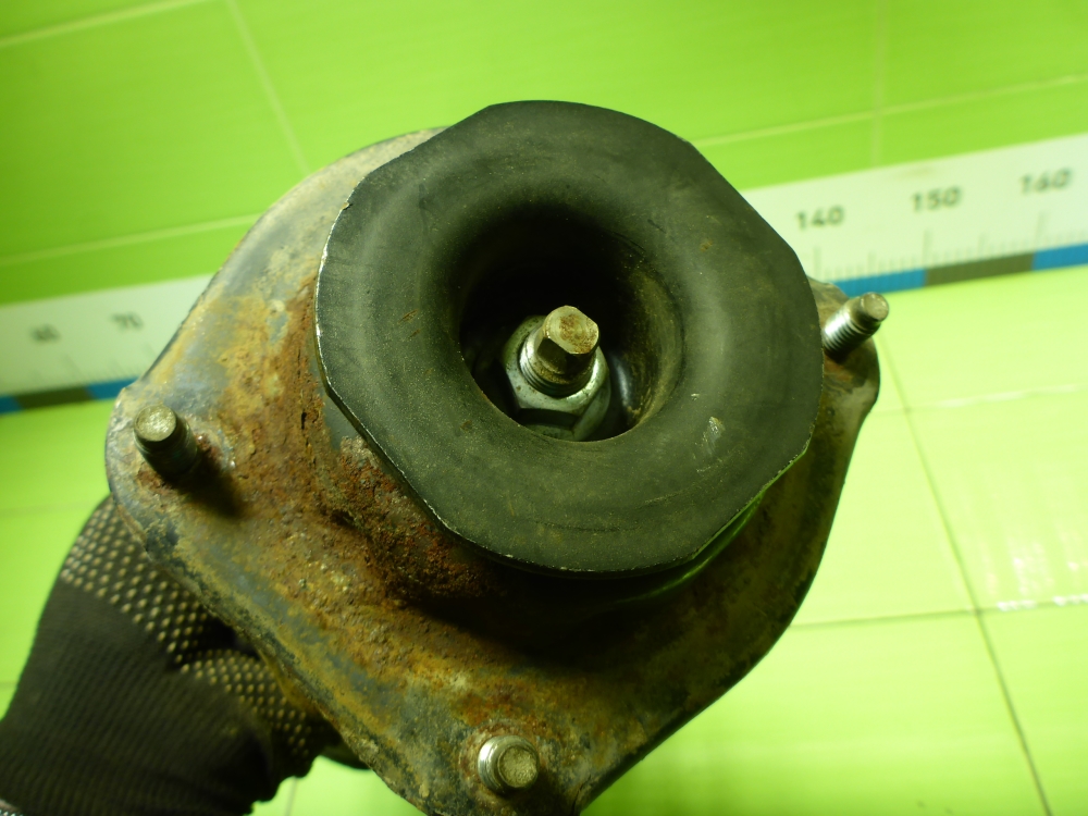 Амортизатор задний правый