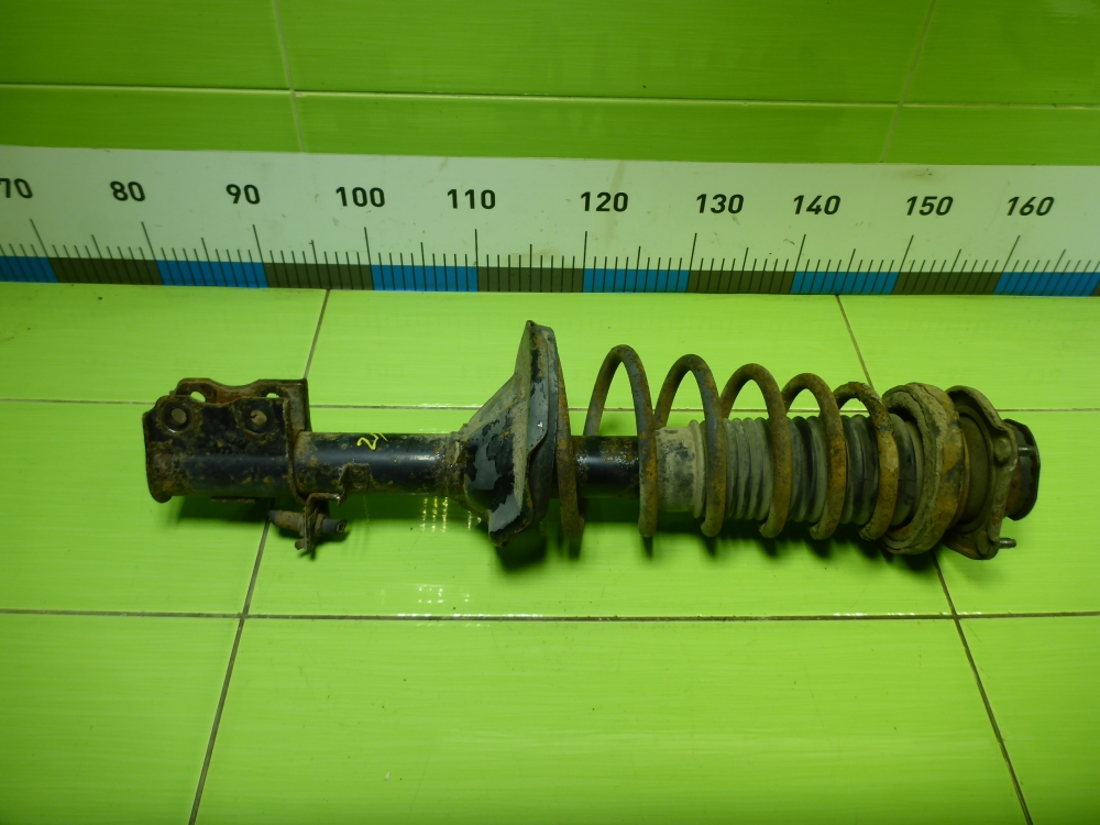 Амортизатор задний правый