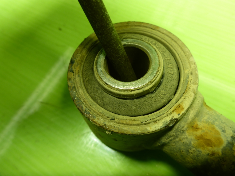 Тяга задняя нижняя