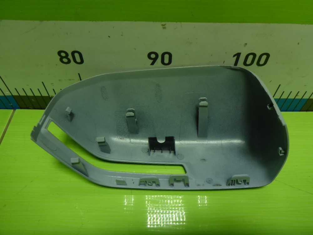 Накладка зеркала левого