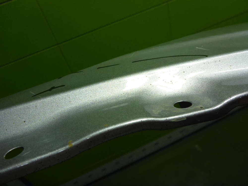 Крыло переднее правое