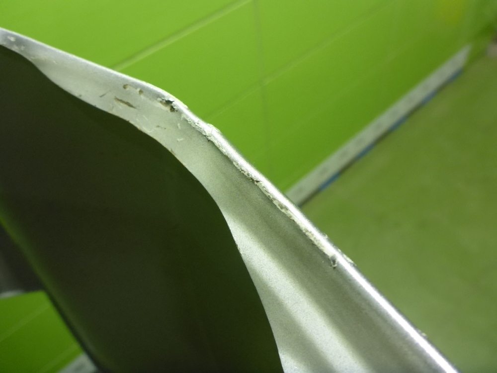 Крыло переднее правое