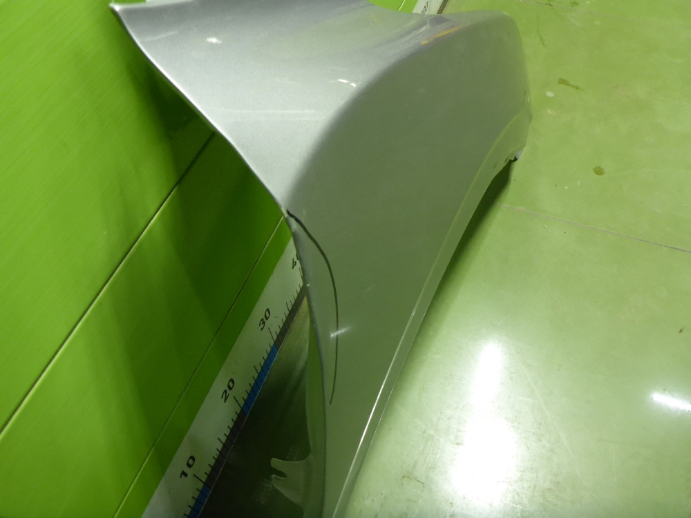 Крыло переднее правое