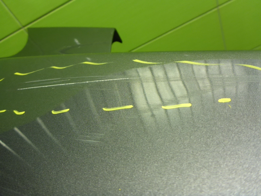 Крыло переднее правое