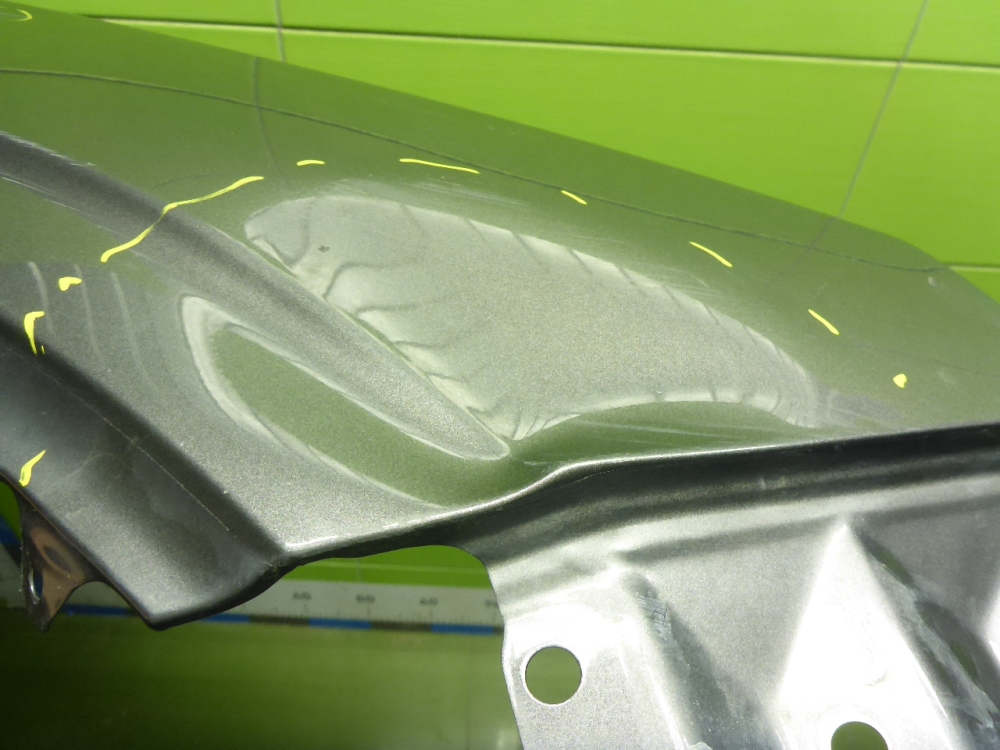 Крыло переднее правое