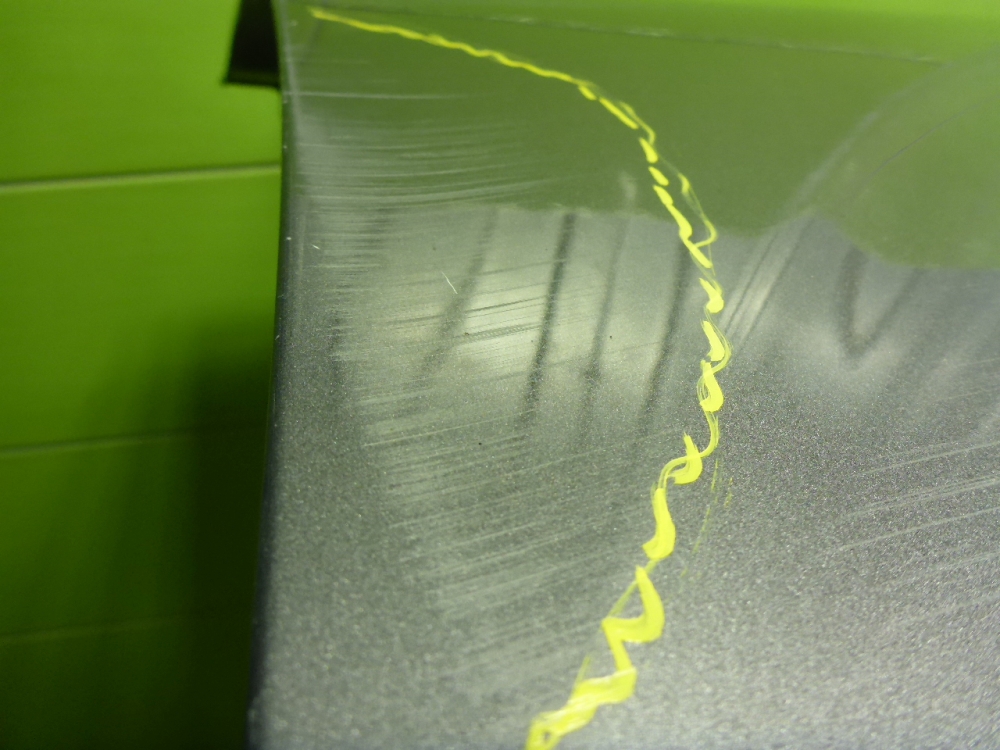 Крыло переднее правое