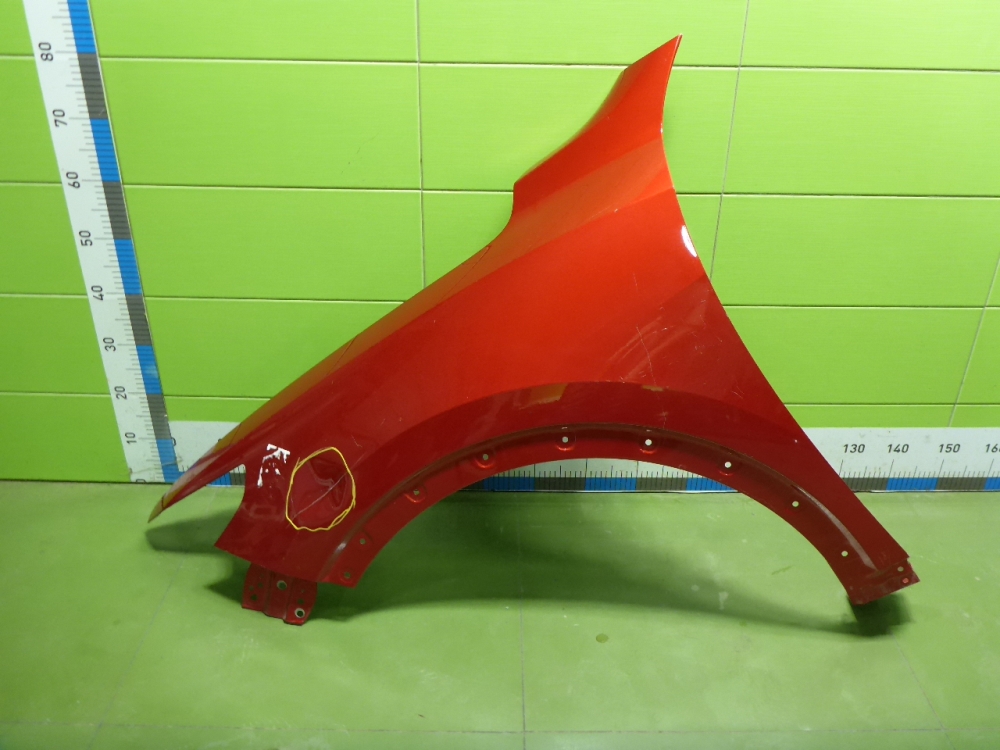 Крыло переднее левое