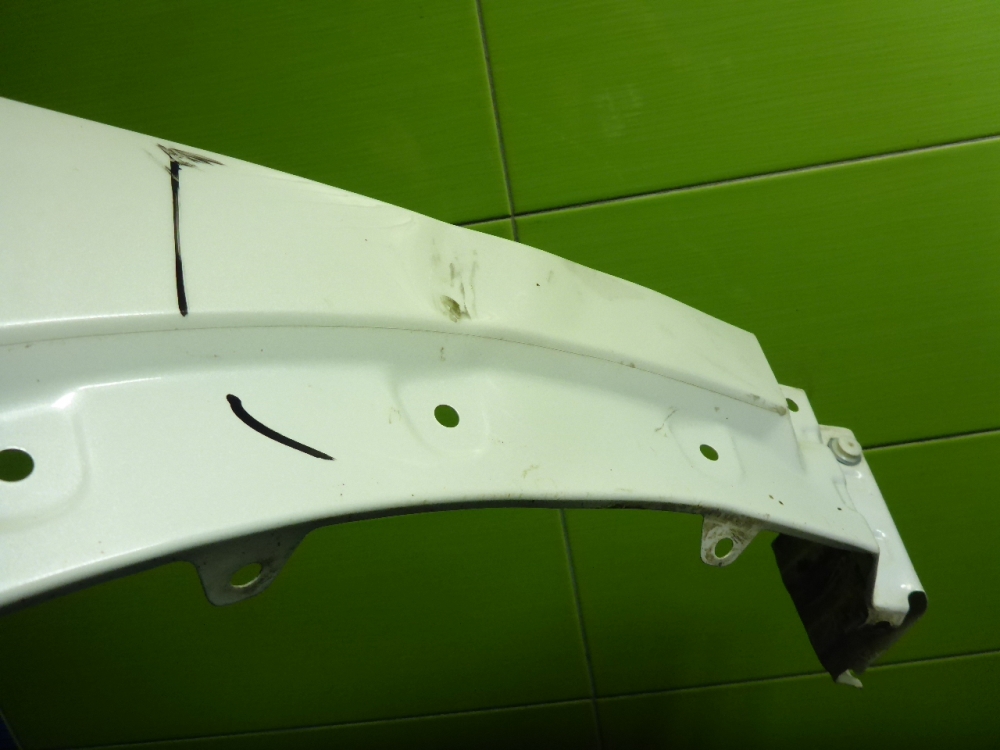 Крыло переднее левое