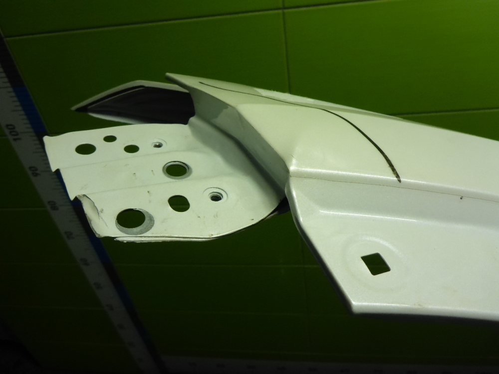 Крыло переднее левое