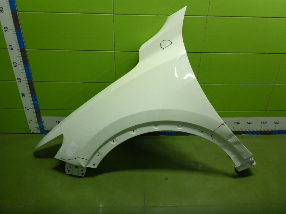 Крыло переднее левое